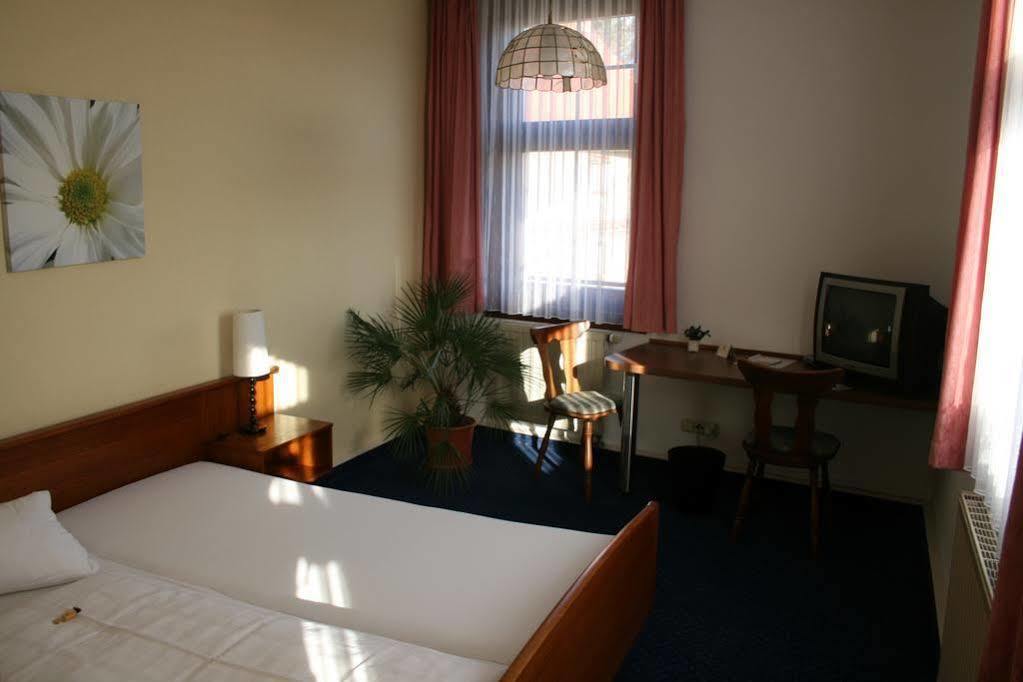 Landgasthof & Hotel Krone Eischleben Ichtershausen Екстериор снимка